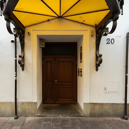 Tomasza 20 *